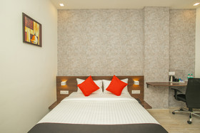 Hotel D'Brooks by OYO