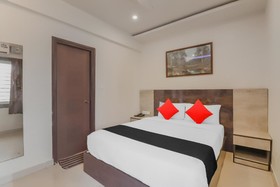 Capital O 79546 Hotel Royal Galaxy