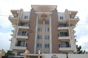 R & S Riviera Apartment