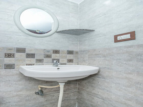 Delite Suites by OYO Rooms