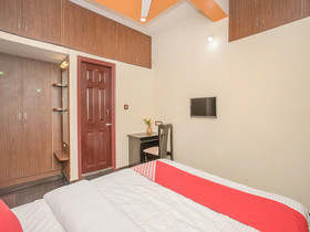 Delite Suites by OYO Rooms