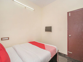 Delite Suites by OYO Rooms
