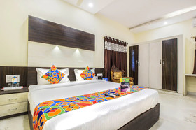 FabHotel Crown Suites