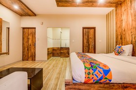 FabHotel Grand Savoury Suites