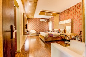 FabHotel Grand Savoury Suites