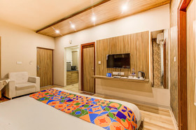 FabHotel Grand Savoury Suites