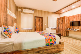FabHotel Grand Savoury Suites