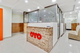 Glamour Suites by OYO Rooms