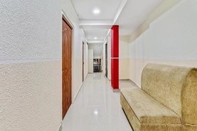 Glamour Suites by OYO Rooms