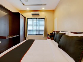 The Grand Continent by OYO Rooms