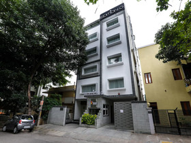 Grand Premier Suites By OYO Rooms
