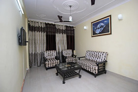Green Suits By OYO Rooms