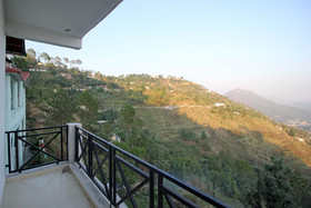 Green Suits By OYO Rooms