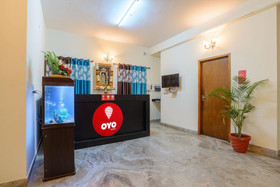 Green Suits By OYO Rooms