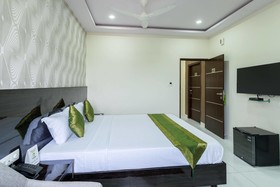 Greenwood Premier Suites