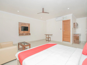 High Street by OYO Rooms