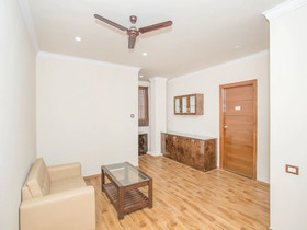 High Street by OYO Rooms