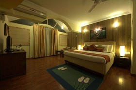 HM Suites & Studios
