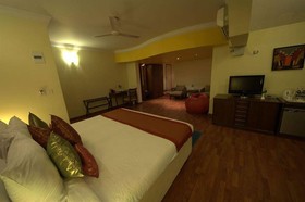 HM Suites & Studios