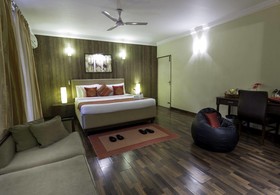 HM Suites & Studios