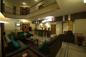 HM Suites & Studios