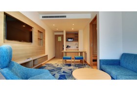 Holiday Inn Express & Suites Bengaluru Racecourse
