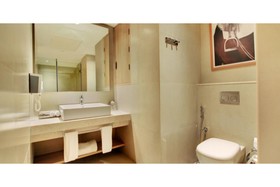 Holiday Inn Express & Suites Bengaluru Racecourse