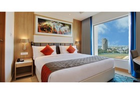 Holiday Inn Express & Suites Bengaluru Racecourse
