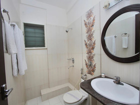 Hotel Amshi International Inn by OYO Rooms