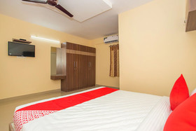 Hotel Blueberry by OYO Rooms