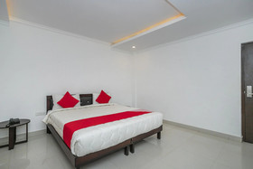 Hotel Cosmopolitan By OYO Rooms