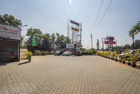 Hotel Cosmopolitan By OYO Rooms