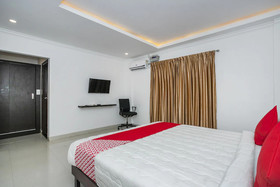 Hotel Cosmopolitan By OYO Rooms