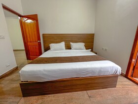 Hotel Elite by Agira