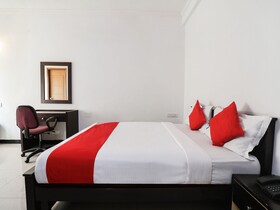 Hotel GMR 18 Grand by OYO Rooms