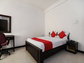 Hotel GMR 18 Grand by OYO Rooms