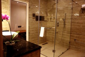 Hotel Leroy Grand - Yeshwanthpur