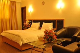 Hotel Pearl Inn