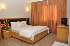 Hotel Pearl Inn