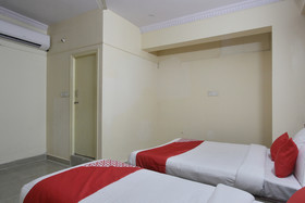 Hotel The Blue Ivy by OYO