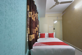 Hotel The Blue Ivy by OYO