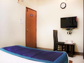 OYO Collection O Hotel Tiara Near Christ University