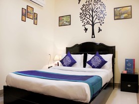 OYO Collection O Hotel Tiara Near Christ University