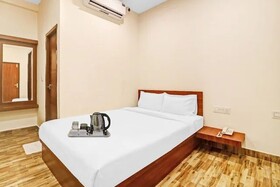 Iroomz Sri Udupi Park Suites Pmc