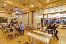 Iroomz Sri Udupi Park Suites Pmc