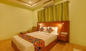 Jen & Jo Hotel By Fab