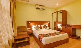 Jen & Jo Hotel By Fab