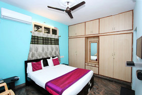 J J Palace By OYO Rooms