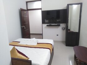 J K Inn Hotel by  Urban Express