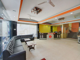 Majestic By OYO Rooms
